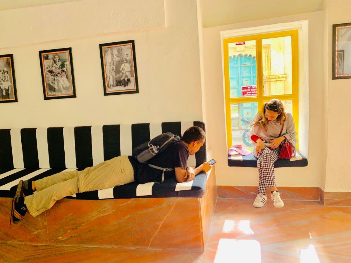 Gypsy Child Lake Hostel Udaipur Exterior foto
