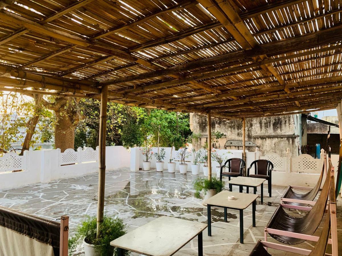 Gypsy Child Lake Hostel Udaipur Exterior foto